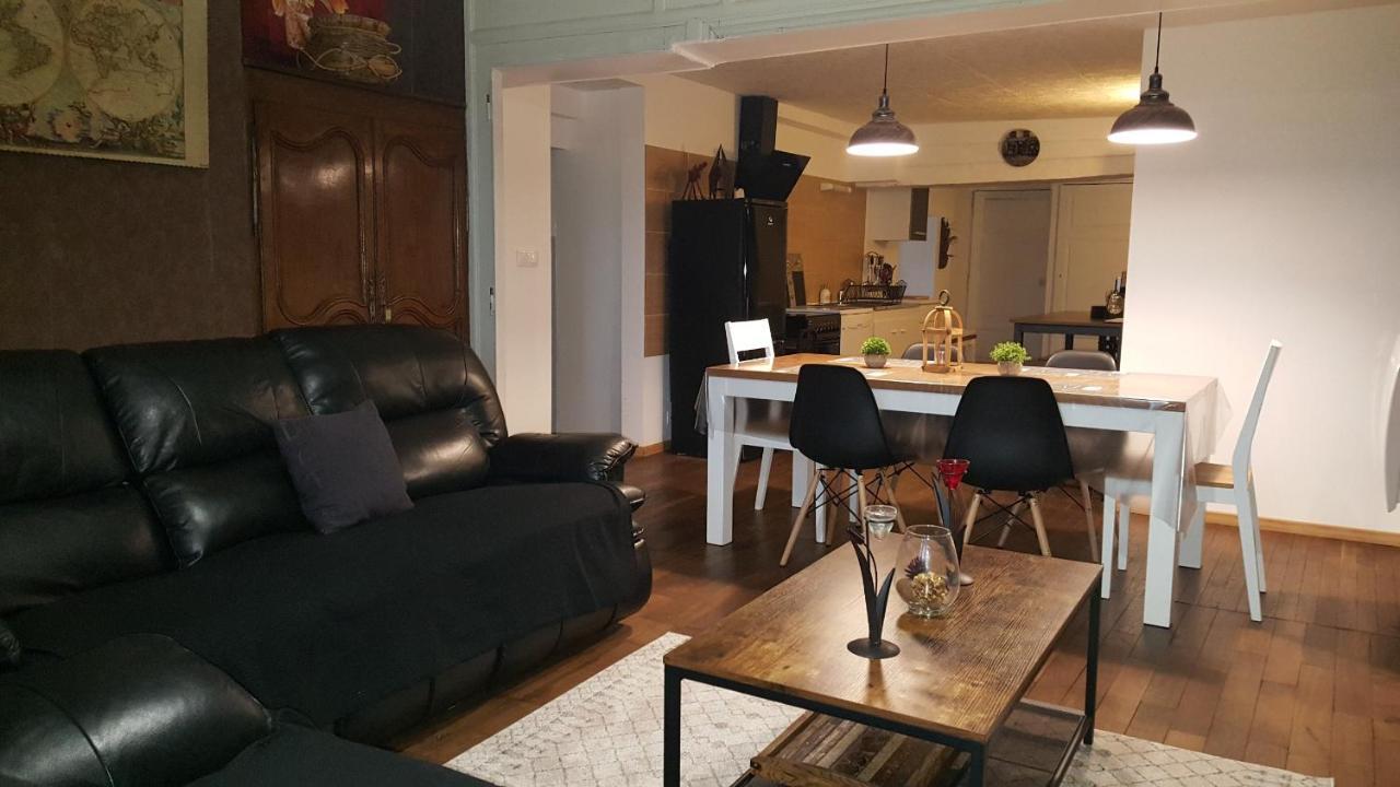 2 Du Chateau De Feschaux Holiday home Villeneuve-sous-Pymont