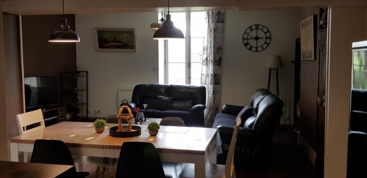 2 Du Chateau De Feschaux Holiday home